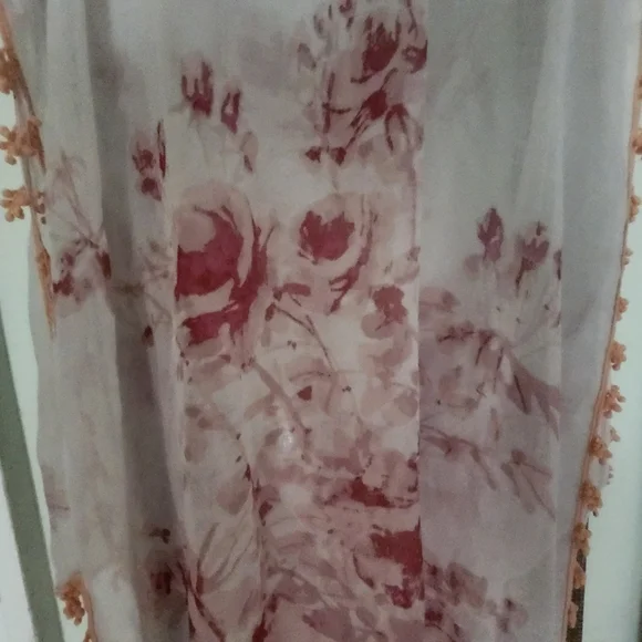 Vera Neumann Floral Sheer Shawl/Scarf with Tassel Trim - Picture 3 of 9